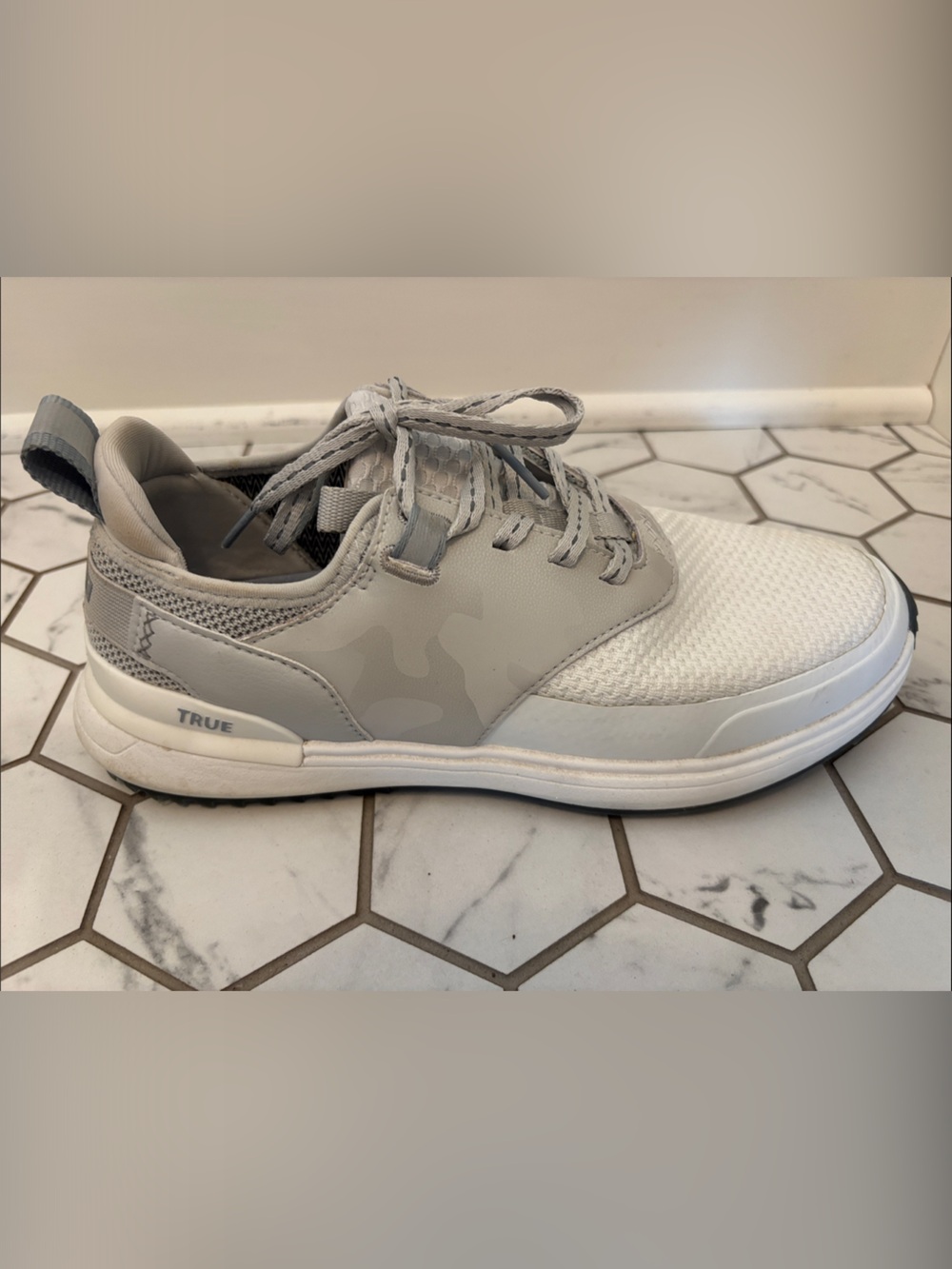 TRUE Lux Hybrid- Golf shoes- worn once